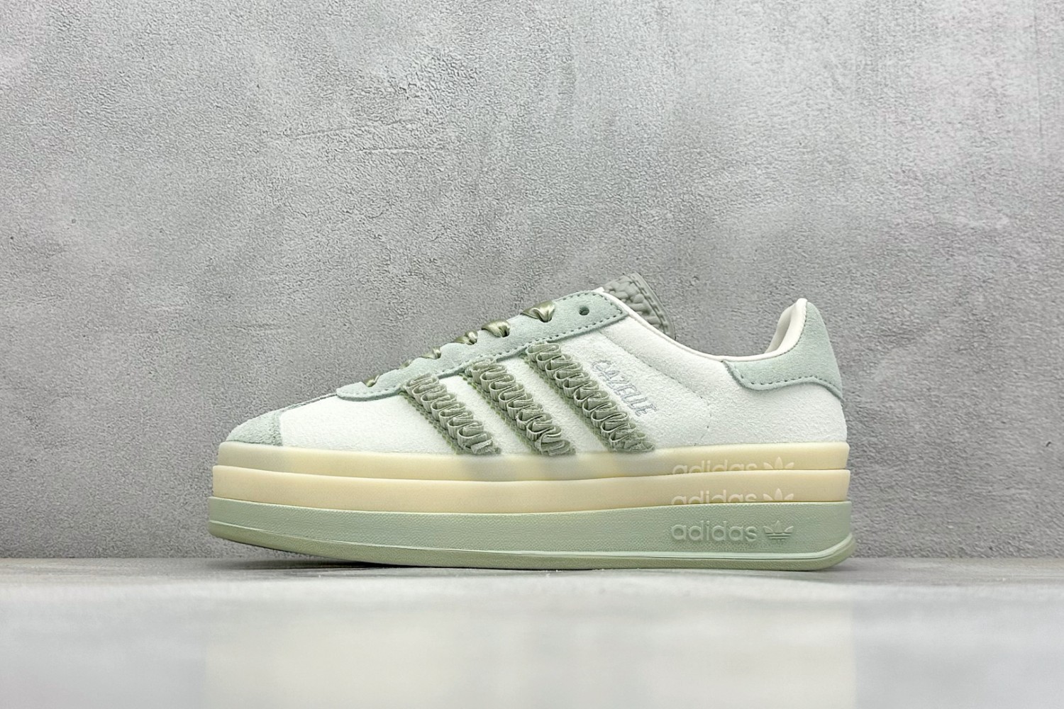 Adidas Gazelle Sneaker AGS10011