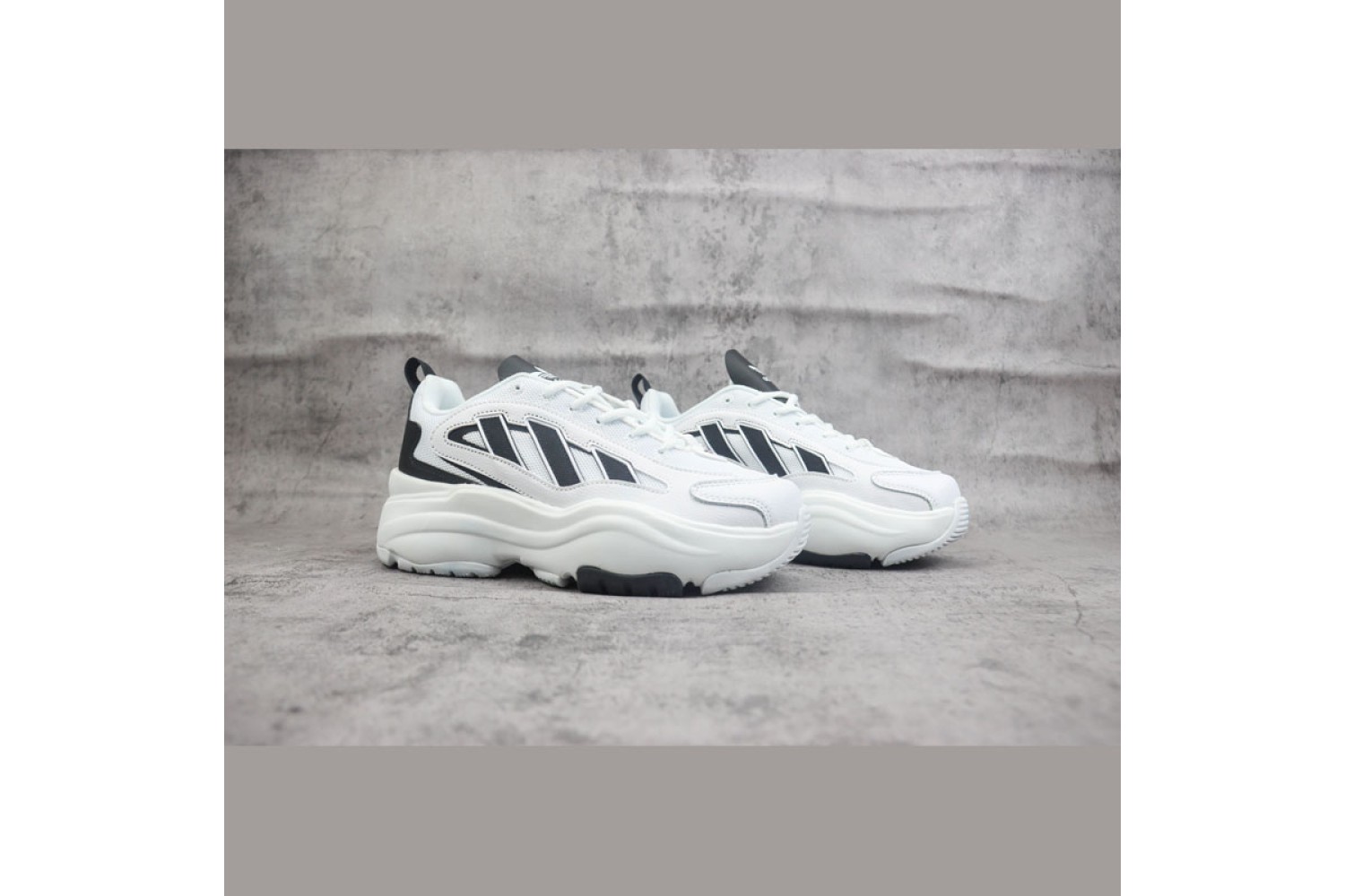 Adidas Ozgaia 04