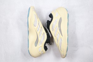 Adidas Yeezy 700 V3 Sneakers AYV37001006