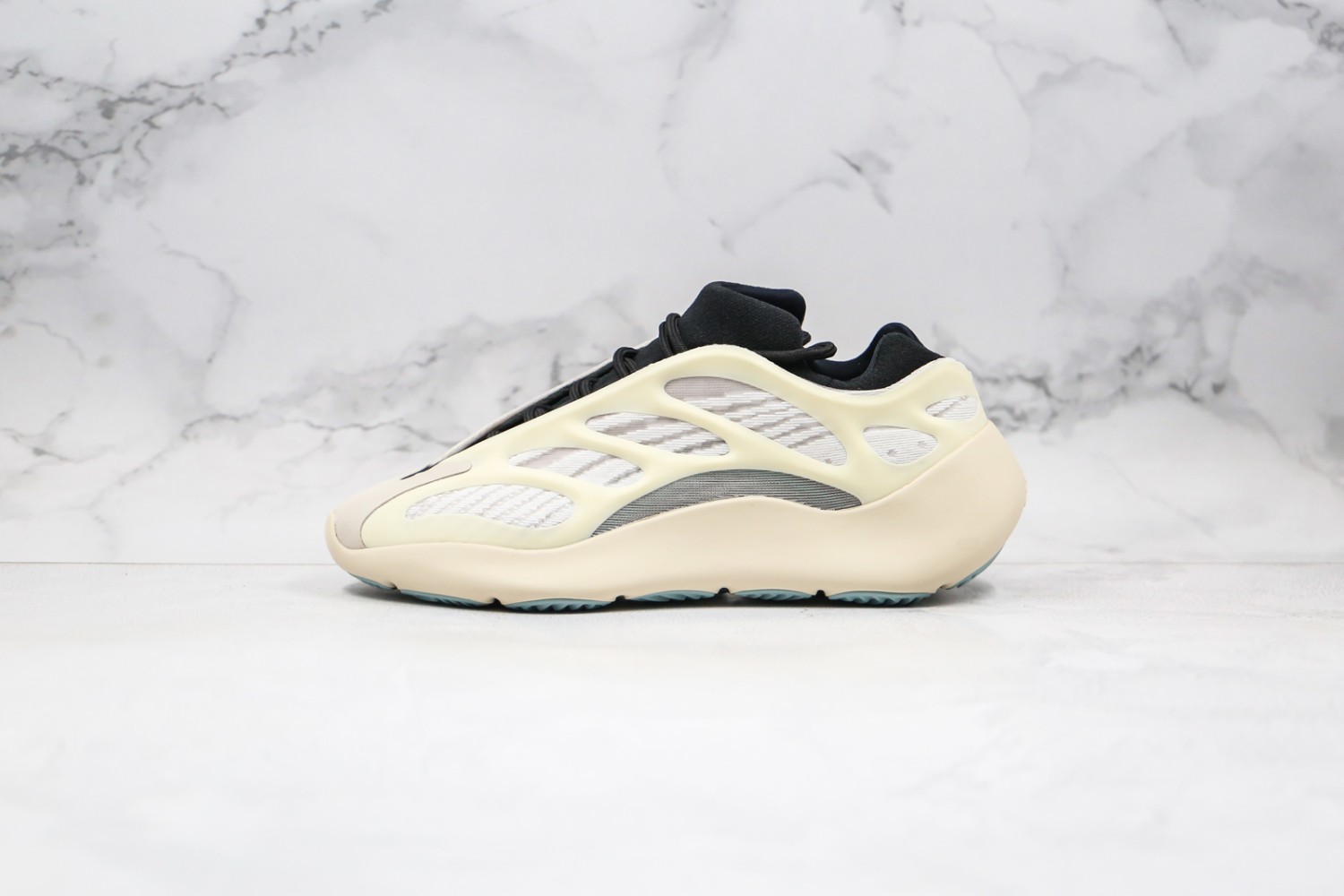 Adidas Yeezy 700 V3 Sneakers AYV37001009