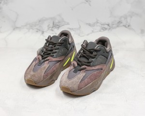 Adidas Yeezy 700 Boost Shoes AYB70010009