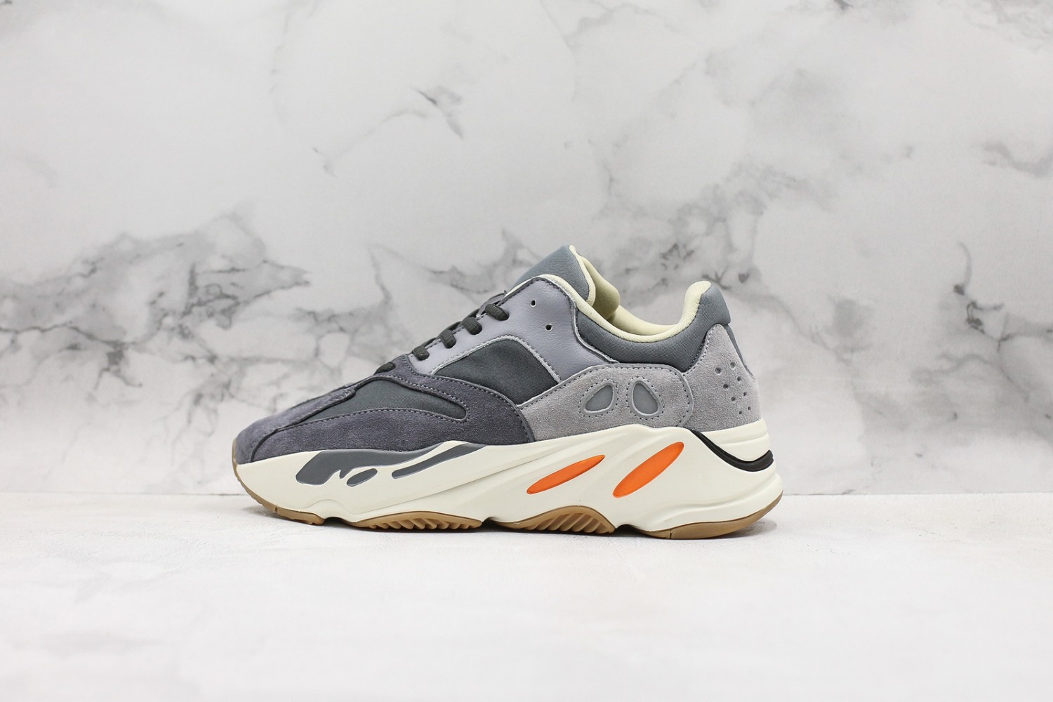 Adidas Yeezy 700 Boost Shoes AYB70010024