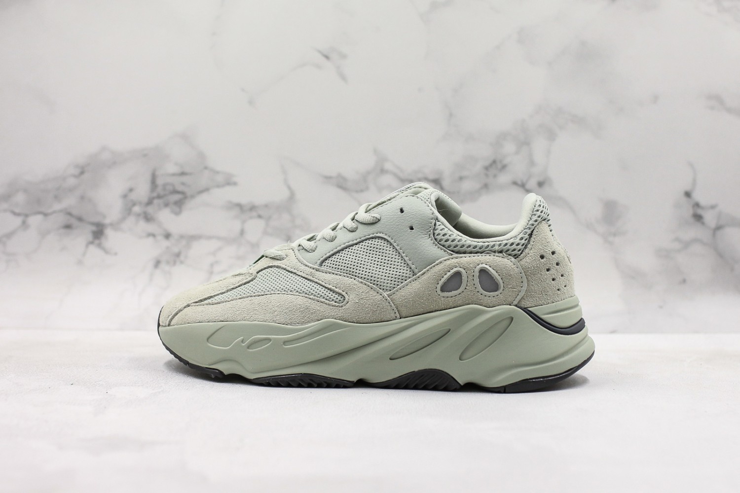 Adidas Yeezy 700 Boost Shoes AYB70010026