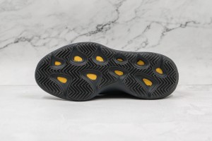 Adidas Yeezy 700 V3 Sneakers AYV37001002