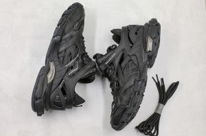 Balenciaga Track Sneaker BTS100080