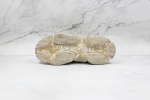 Balenciaga Triple S Shoes BTSS10000126