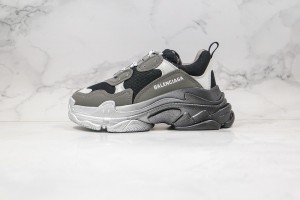 Balenciaga Triple S Shoes BTSS10000129
