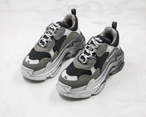 Balenciaga Triple S Shoes BTSS10000129