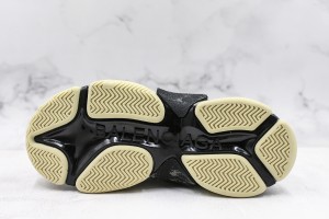  Balenciaga Triple S Shoes BTSS1000077
