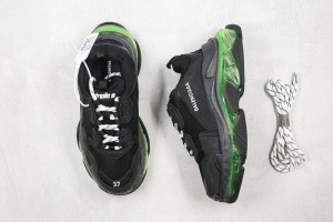 Balenciaga Triple S Shoes BTSS1000093
