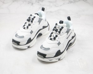  Balenciaga Triple S Shoes BTSS1000097