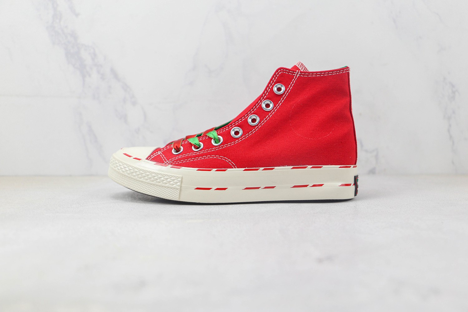 Converse High Top Sneaker CHTS10000104