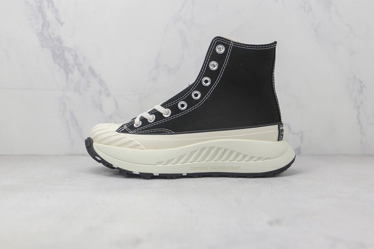 Converse High Top Sneaker CHTS10000106