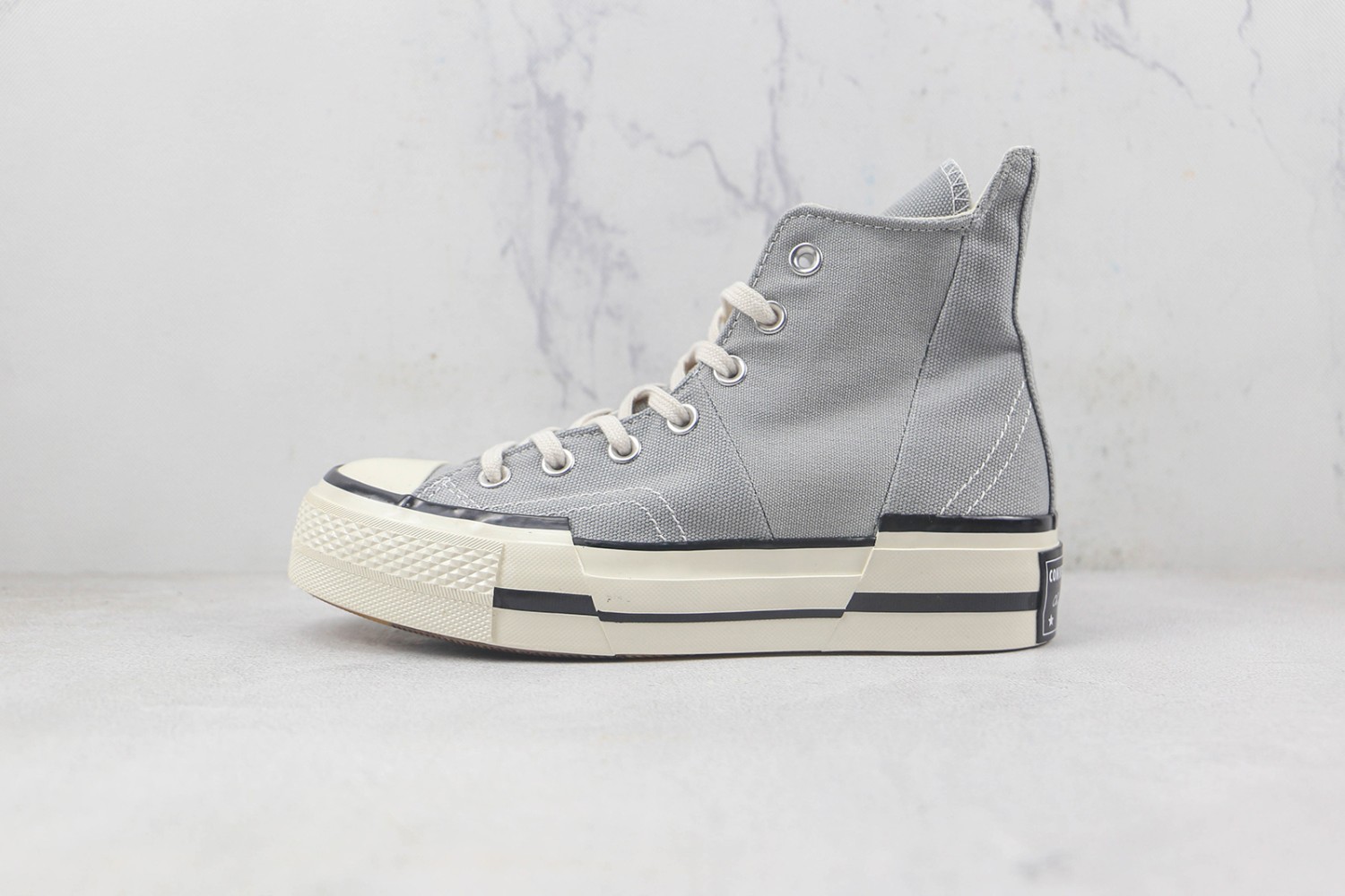 Converse High Top Sneaker CHTS10000108