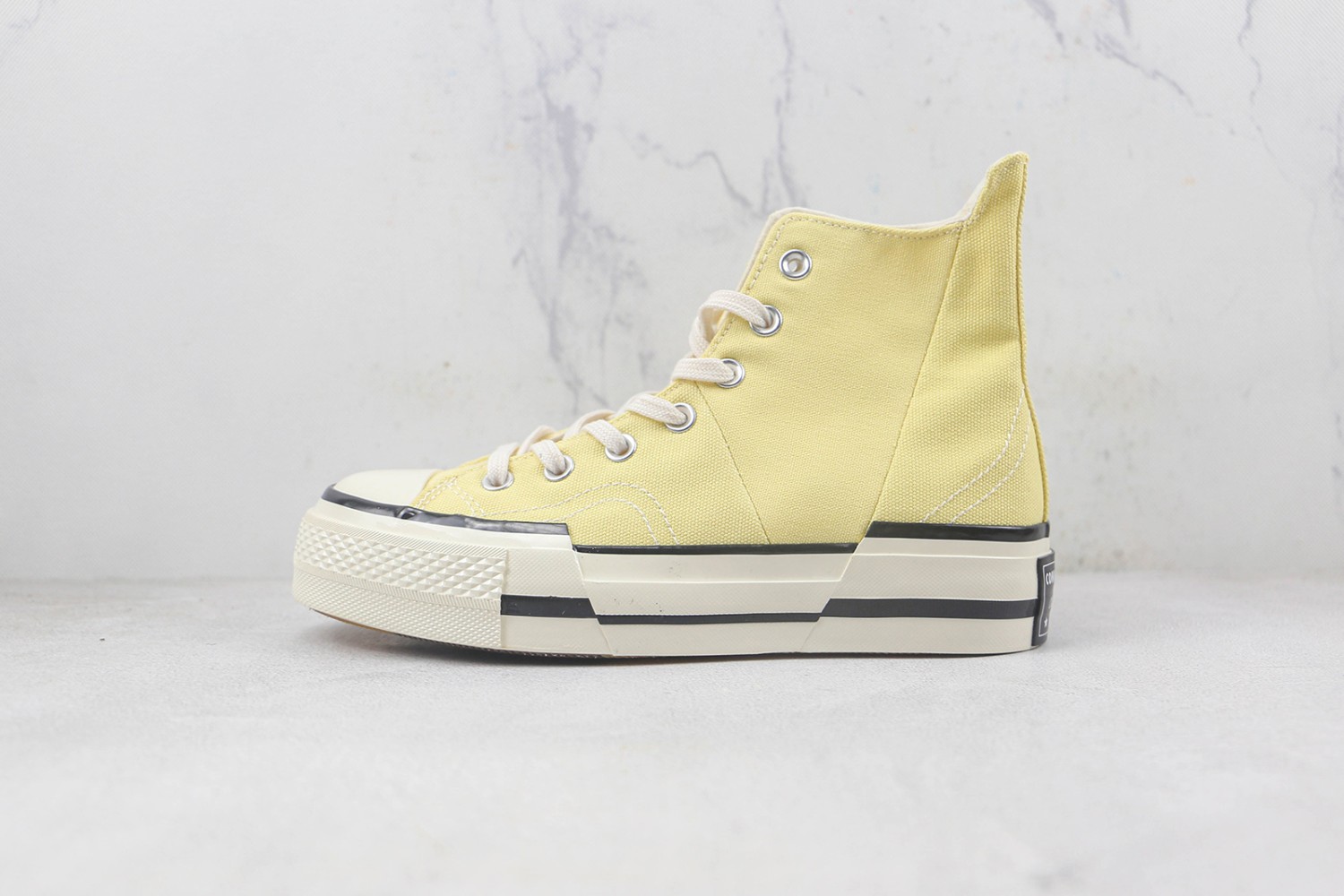 Converse High Top Sneaker CHTS10000109