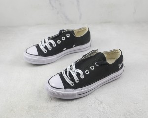Converse Low Top Sneaker CHTS10000110