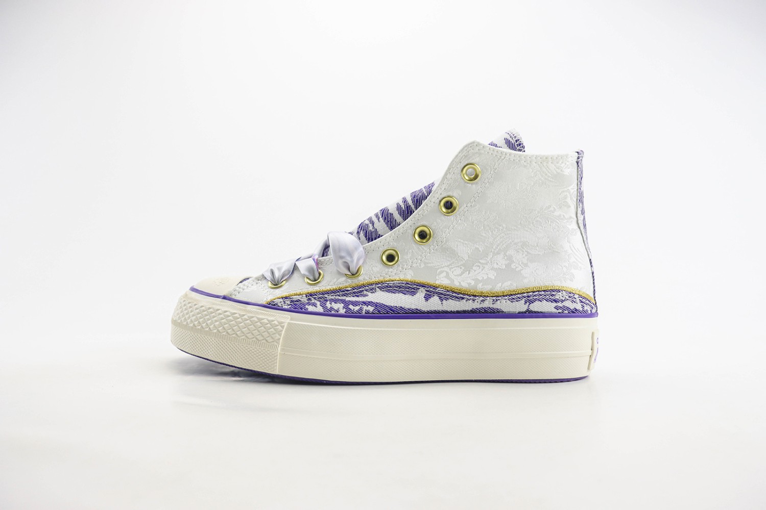 Converse High Top Sneaker CHTS1000015
