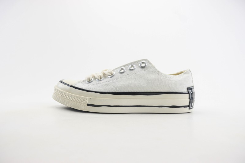 Converse Low Top Sneaker CHTS1000044