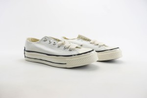 Converse Low Top Sneaker CHTS1000044