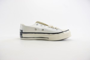 Converse Low Top Sneaker CHTS1000044