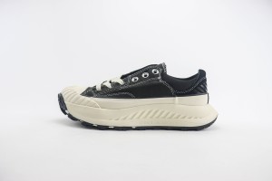 Converse Low Top Sneaker CHTS1000056