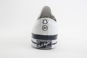 Converse Low Top Sneaker CHTS1000066