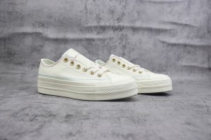 Converse Low Top Sneaker CHTS1000068