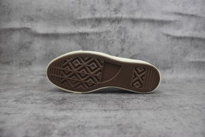 Converse Low Top Sneaker CHTS1000068