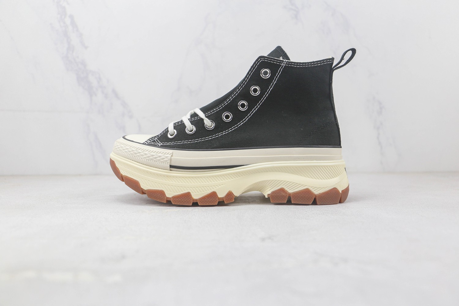 Converse High Top Sneaker CHTS1000079
