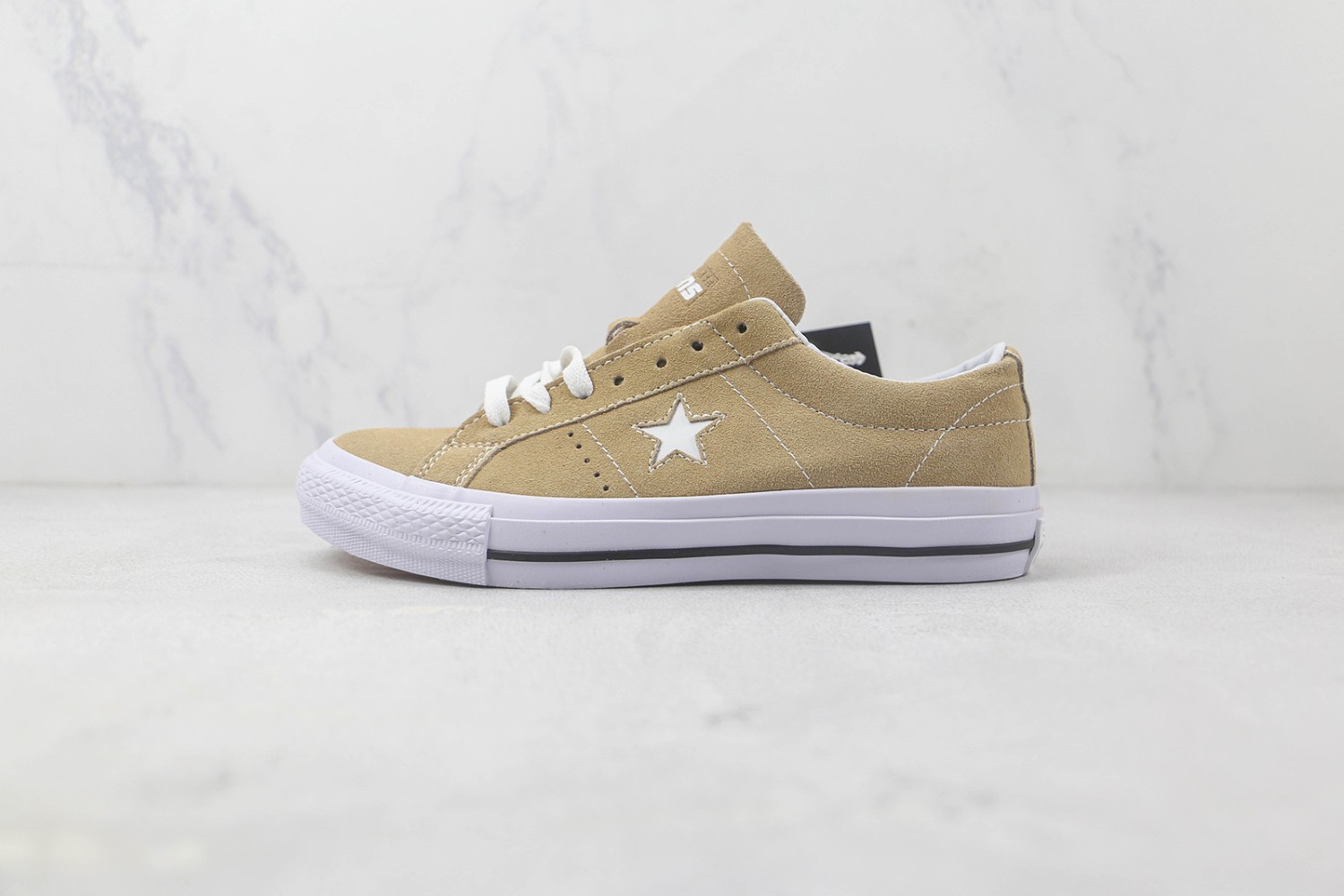 Converse Low Top Sneaker CHTS1000084