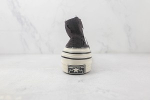 Converse High Top Sneaker CHTS1000086