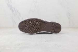 Converse Low Top Sneaker CHTS1000093