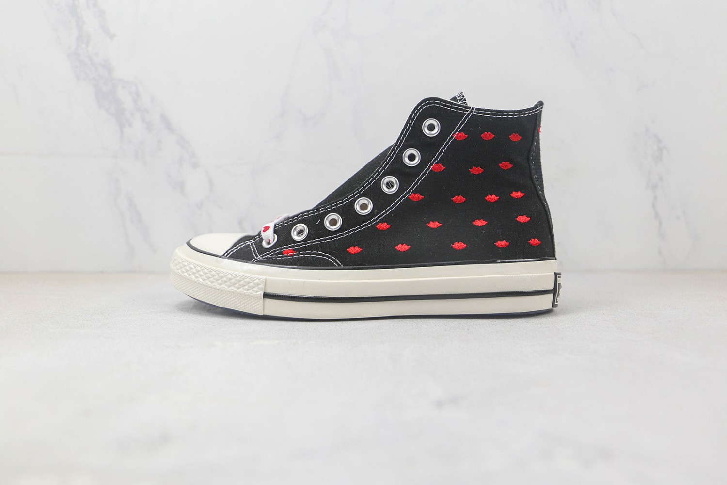 Converse High Top Sneaker CHTS1000096