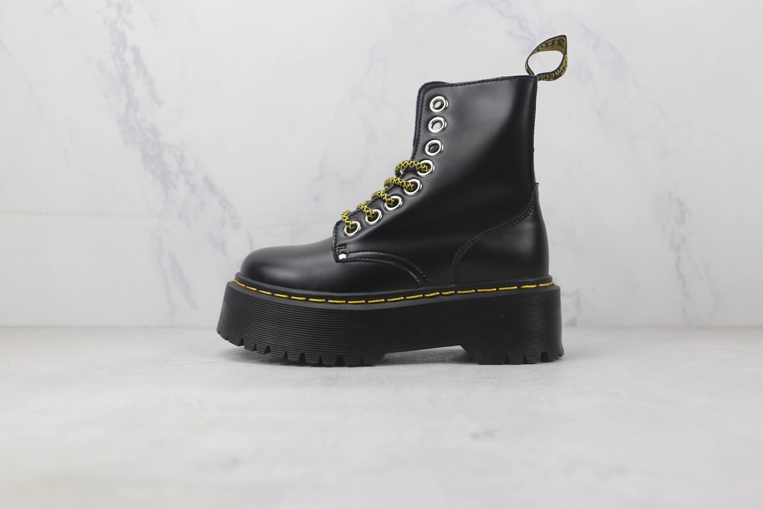 Dr. Martens Boot DMB100005