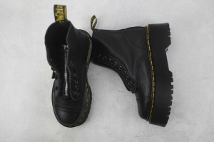 Dr. Martens Boot DMB100006