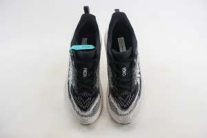 Hoka Running Skyflow 10 Shoe HRSS10004