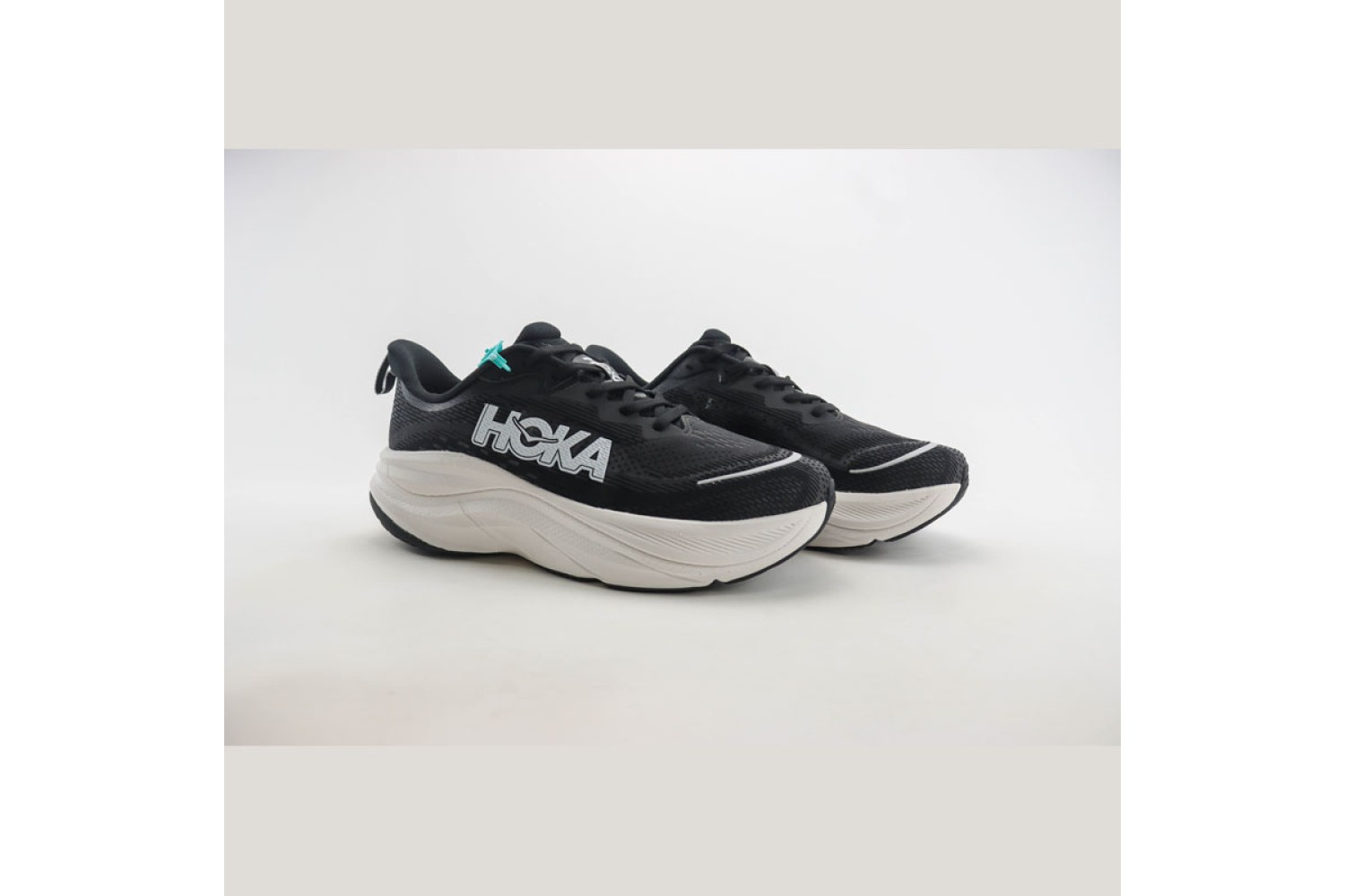 Hoka Shoes HK05