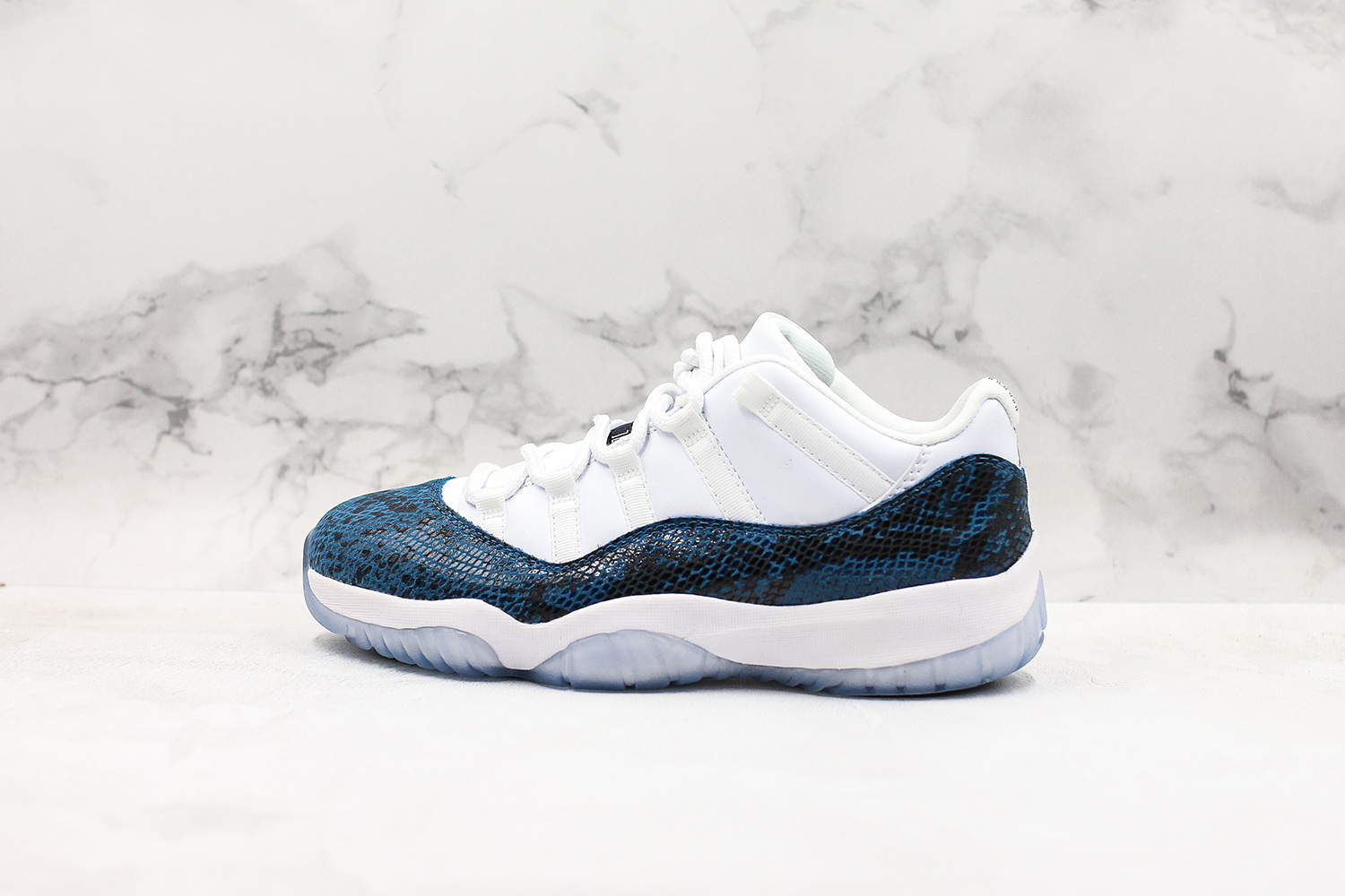 Air Jordan 11 AJ11000042