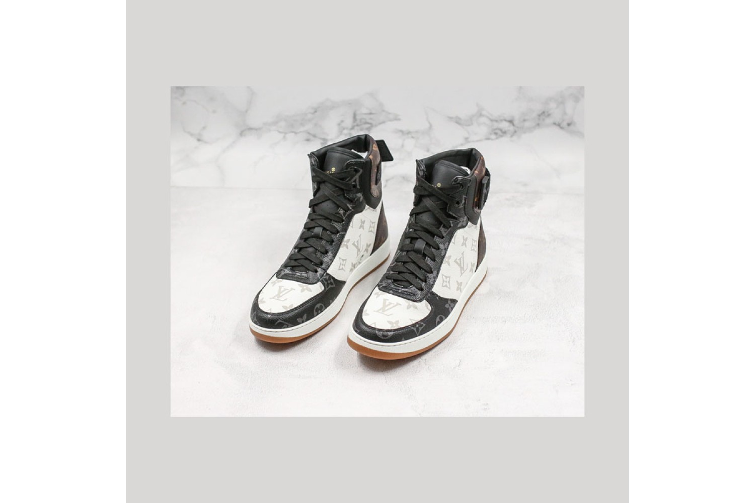 LV22