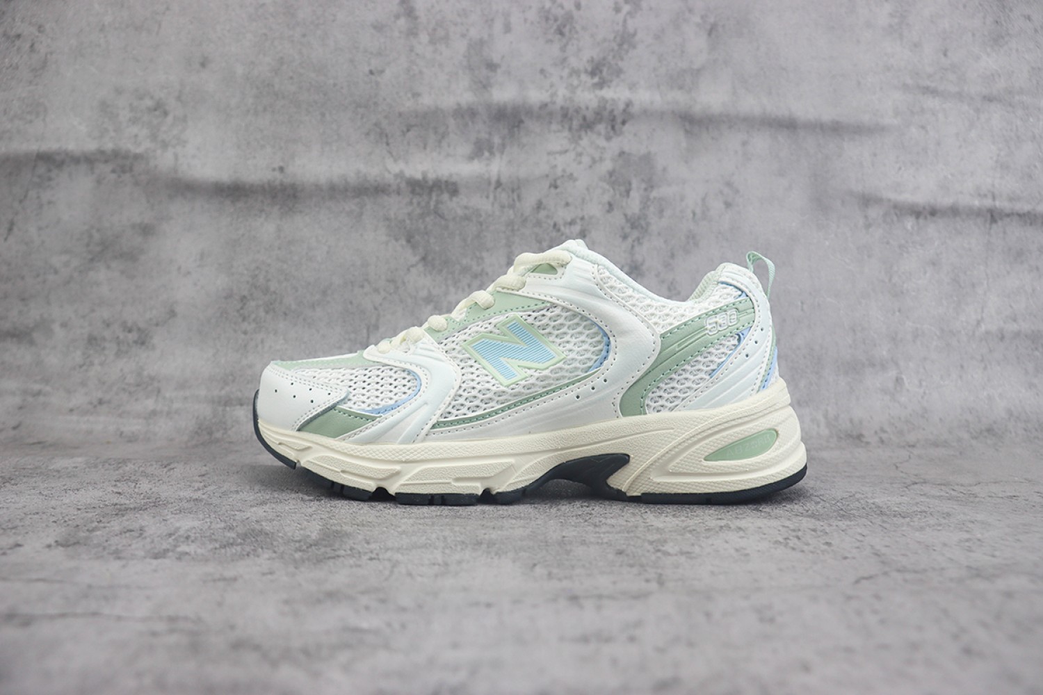 New Balance 530 Sneakers NBS530100069