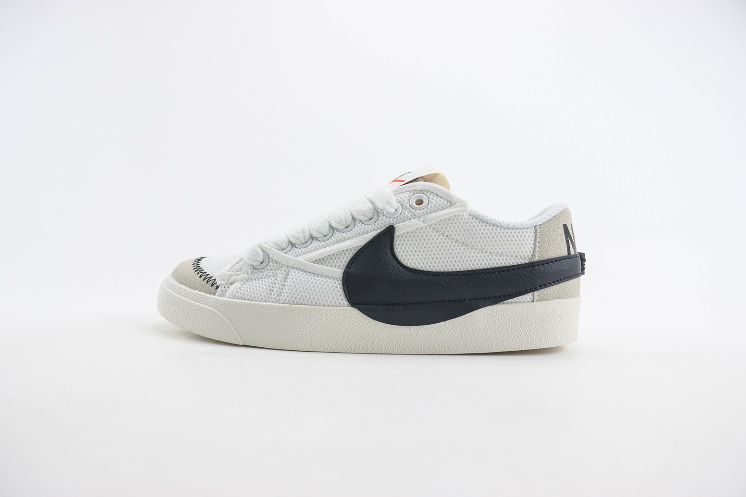  Nike Blazer 77 NB7700015