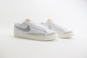  Nike Blazer 77 NB7700020