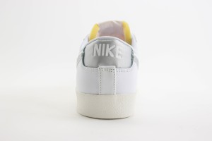  Nike Blazer 77 NB7700020