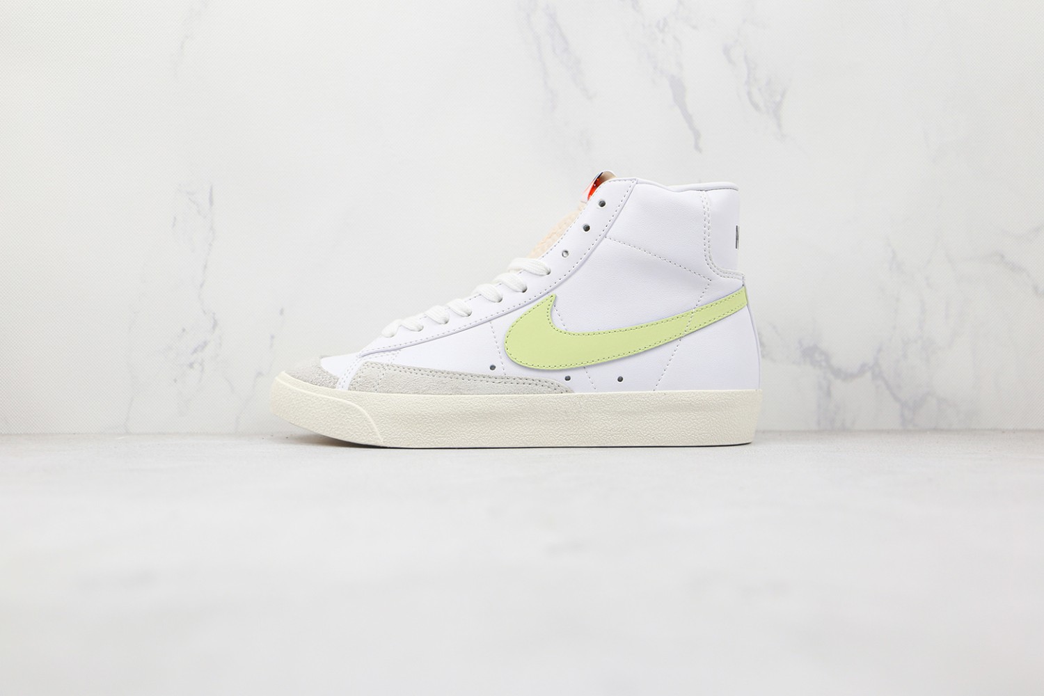 Nike Blazer 77 NB7700068