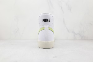  Nike Blazer 77 NB7700068