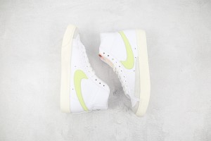  Nike Blazer 77 NB7700068