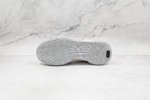 Nike Kyrie 8 NKR100045