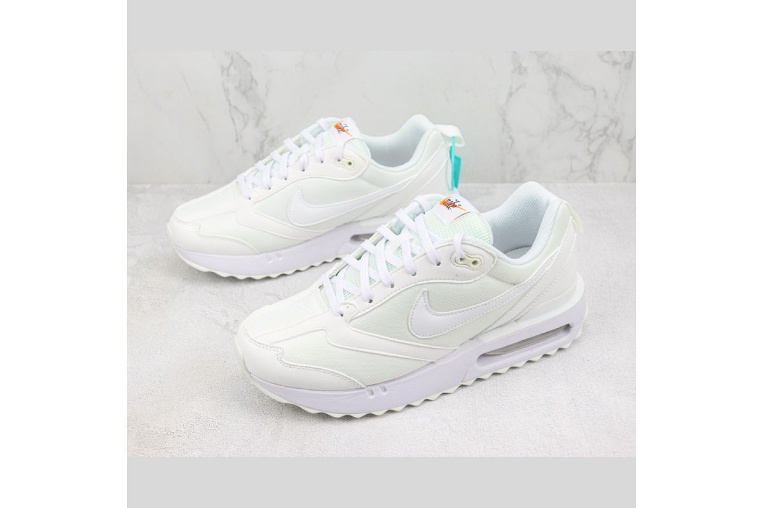 Nike Max Dawn 04