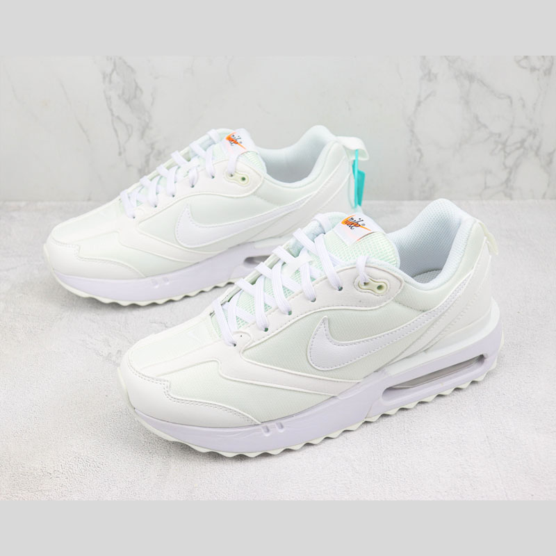 Nike Max Dawn 04