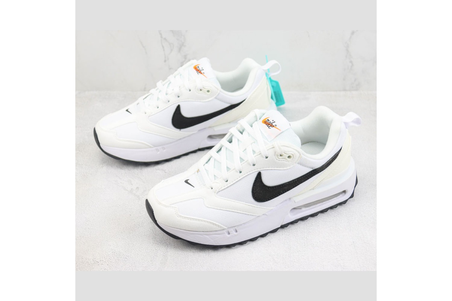 Nike Max Dawn 02